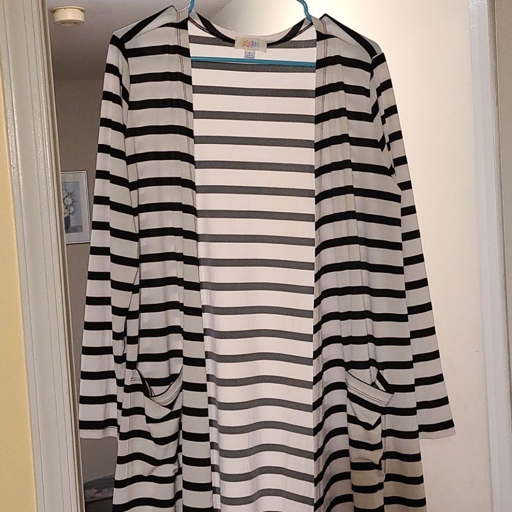Brand new Large Lularoe Sarah